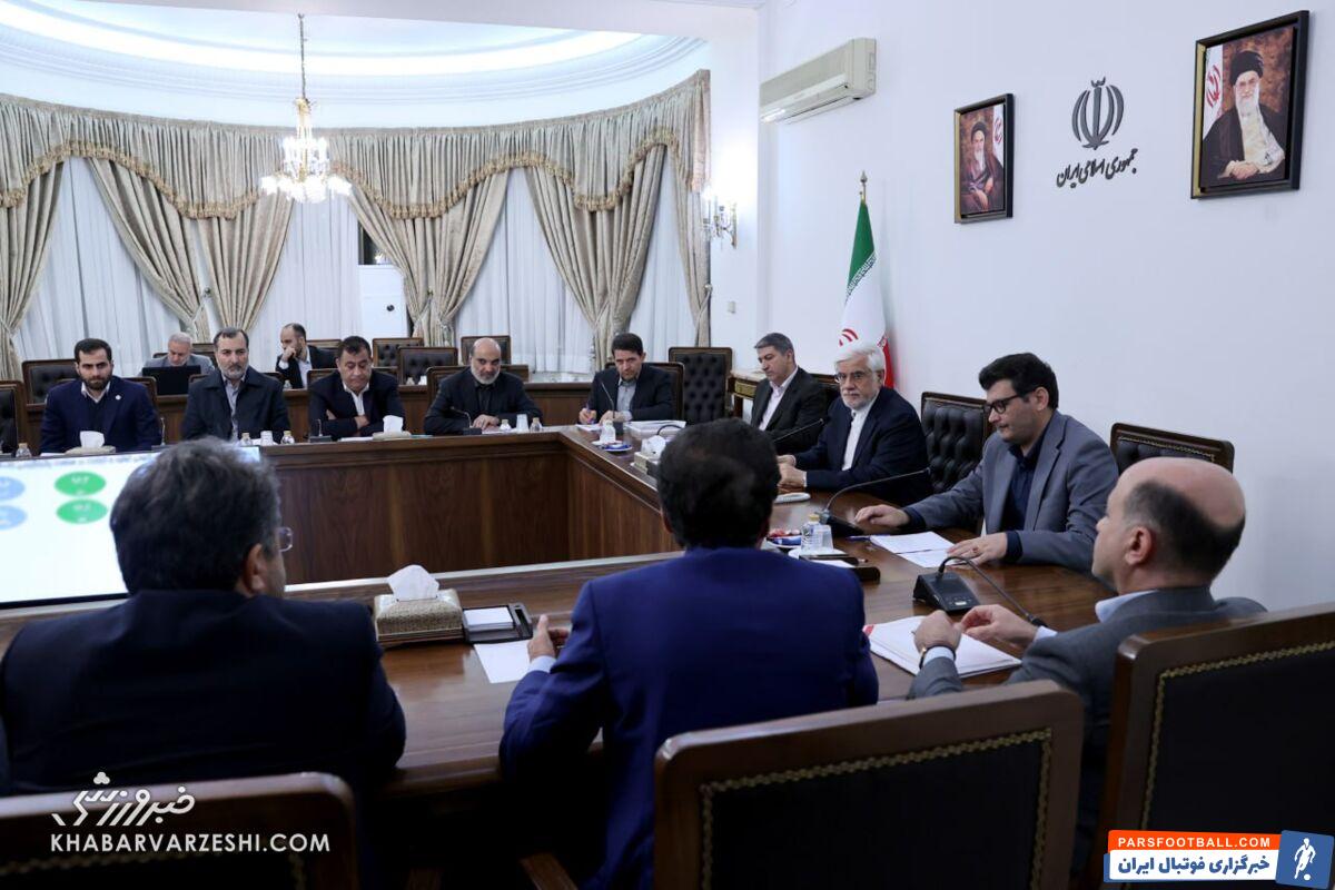 عکس| رد شایعه جدایی مالک استقلال با یک جلسه مهم سیاسی