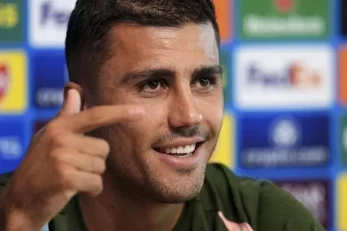 رودری هرناندز هافبک منچسترسیتی : باید جنبه شکست را هم داشته باشید