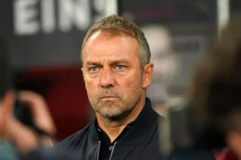 فلیک ؛ هانسی فلیک برنامه ای برای حضور بلند مدت در بارسلونا ندارد