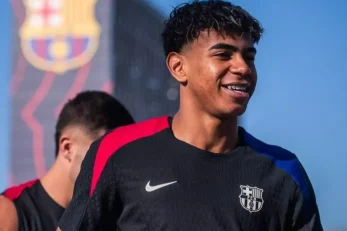 فلیک ؛ بازگشت یامال، تورس و آرائوخو به تمرین بارسلونا