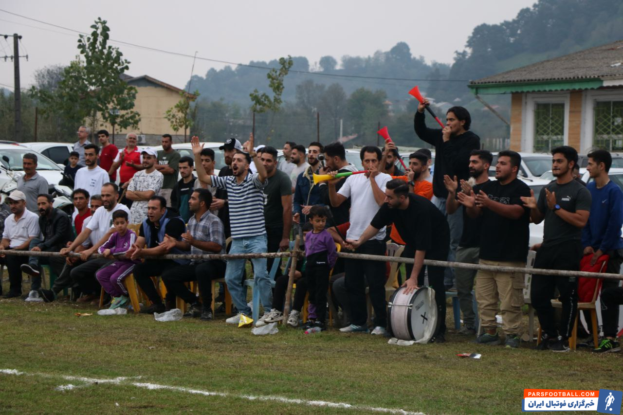 حیرت جهانیان از همزیستی فوتبال و طبیعت در لیالمان لاهیجان