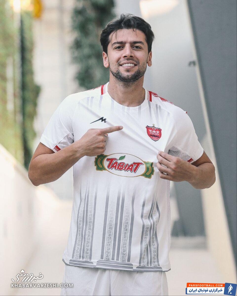 عکس| رونمایی رسمی از کیت سوم پرسپولیس