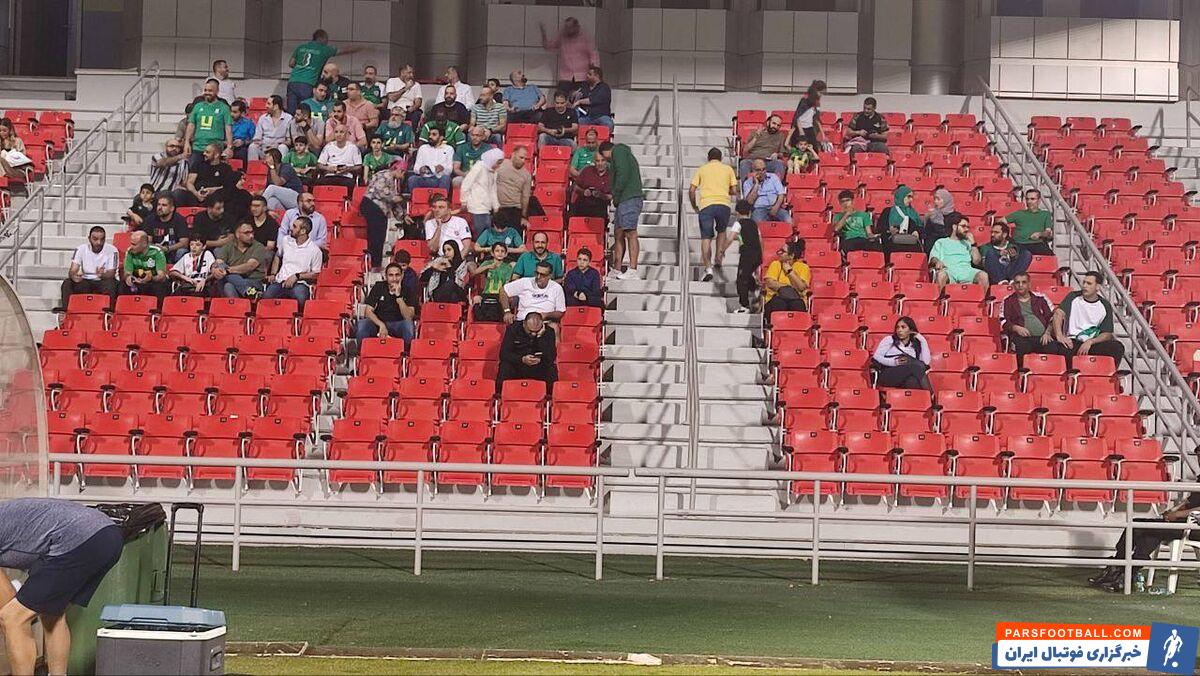 تخلف آشکار ناظر بازی؛ هواداران اردنی پشت نیمکت سپاهان + فیلم و عکس