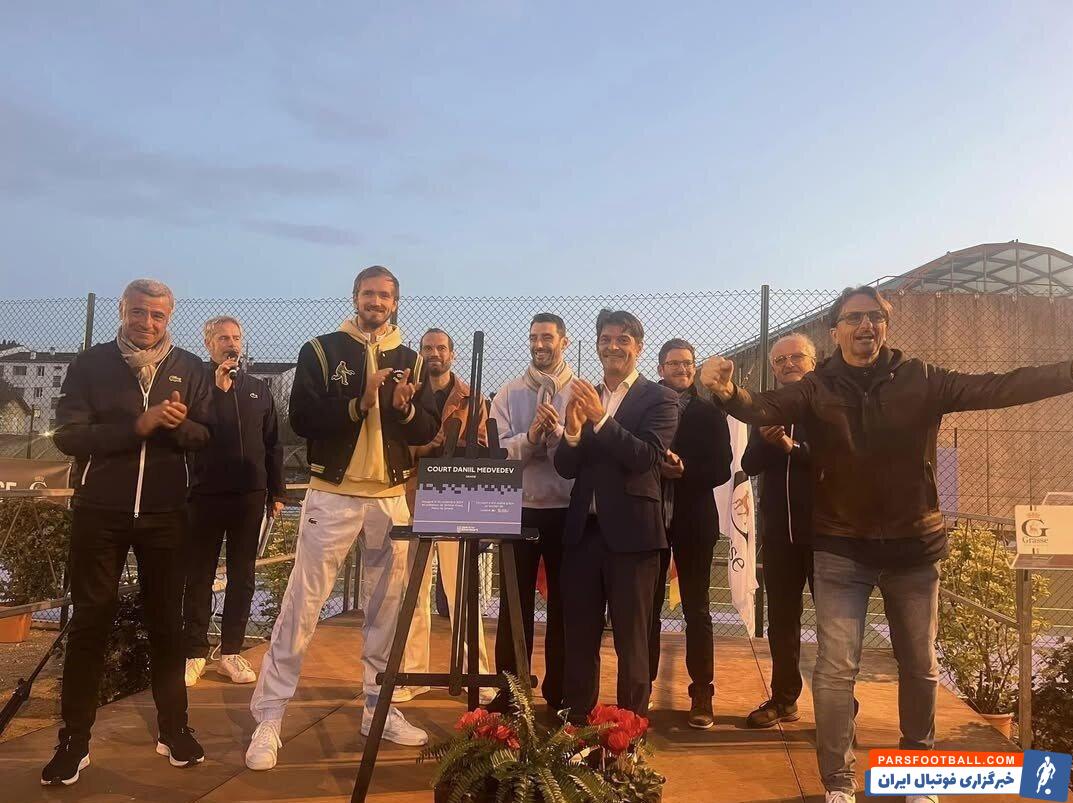 عکس | افتتاح زمین تنیس به نام آقای ستاره