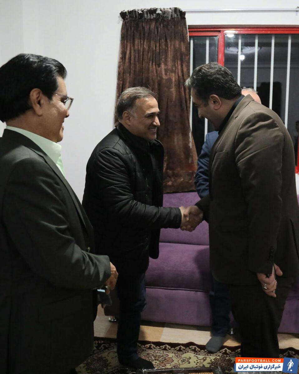 عکس| سفر مدیر تیم فوتبال پیکان به لاهیجان برای کار خیر