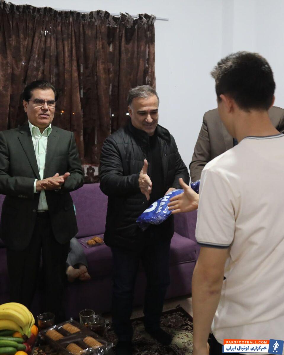 عکس| سفر مدیر تیم فوتبال پیکان به لاهیجان برای کار خیر