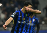 تیم ملی ؛ عکس و امضای مهدی طارمی برای هواداران لائوسی با پیراهن اینتر و پورتو