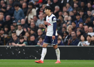 سون ؛ تصویر عصبانیت سون هیونگ مین ستاره تاتنهام در زمان تعویض برابر استون ویلا