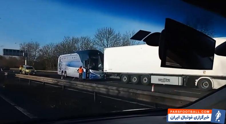 رئال مادرید ؛ تصویر تصادف اتوبوس رئال مادرید در یکی از ‏بزرگراه‌های انگلیس 