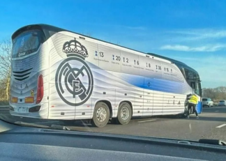 رئال مادرید ؛ تصویر تصادف اتوبوس رئال مادرید در یکی از ‏بزرگراه‌های انگلیس