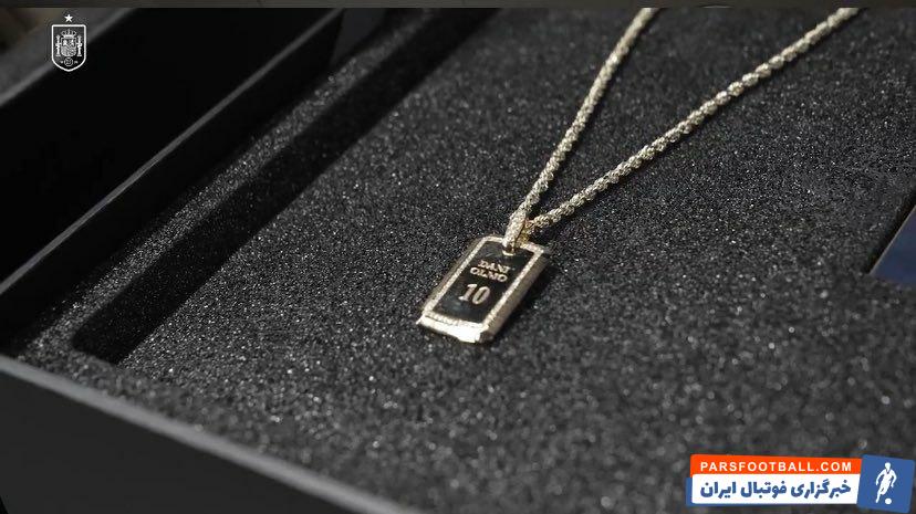 اسپانیا ؛ لاپورت و تهیه جعبه کادو برای هم تیمی هایش در اسپانیا