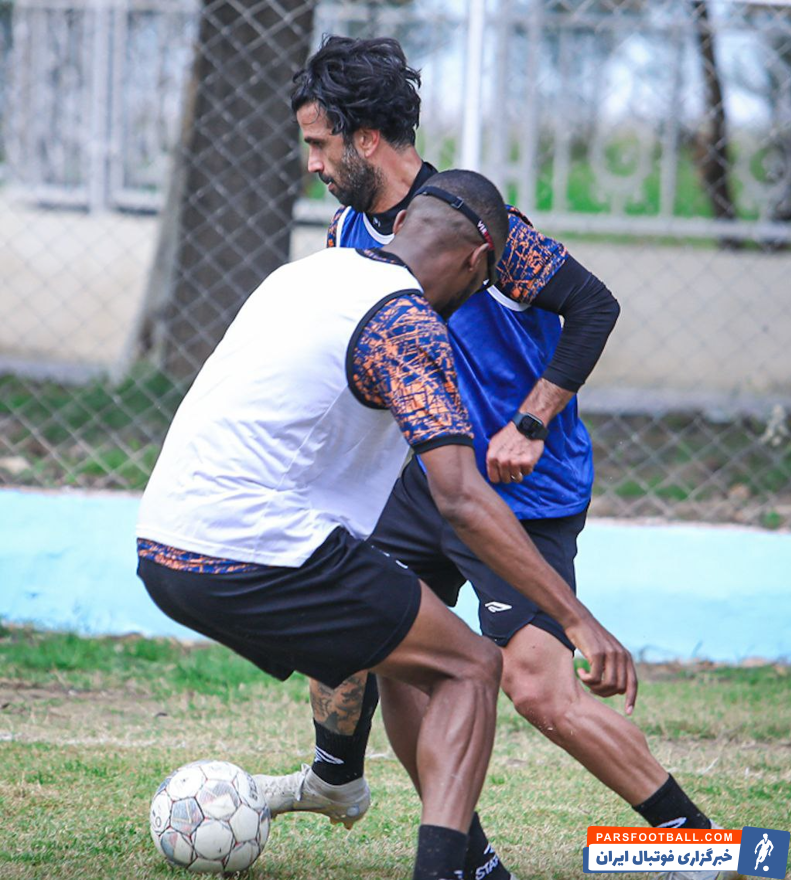 الهامی ؛ تمرین بازیکنان نساجی مازندران در ساحل فرح‌آباد برای آمادگی دیدار حذفی 