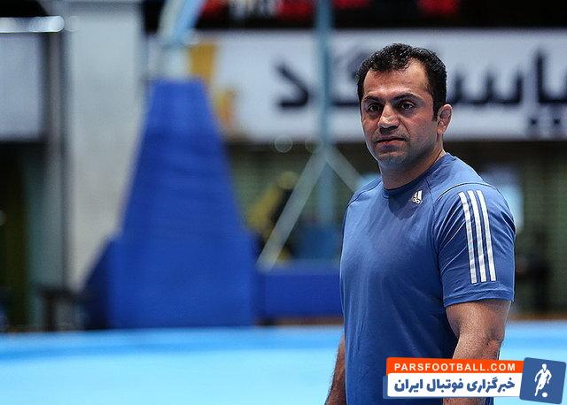 حاج‌کناری: تغییر وزن متوالی برای قاسم‌پور سَم است