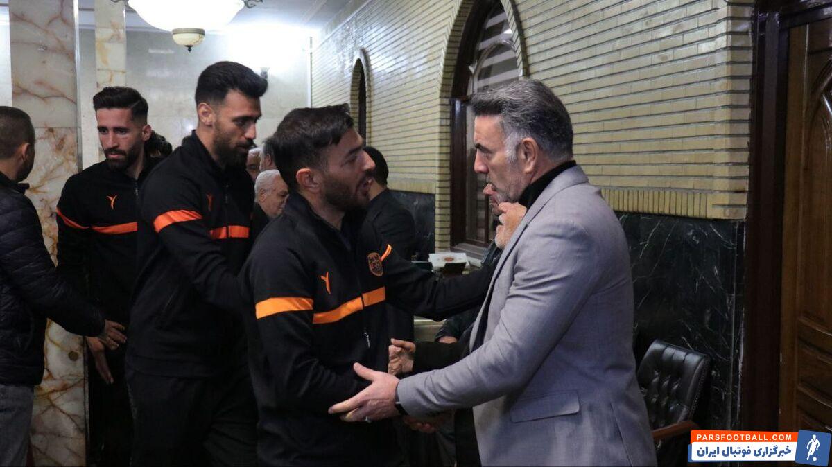 همدردی بزرگان فوتبال با سرمربی و سرپرست اسبق استقلال/ شاگردان محمود فکری سرمربی خود را تنها نگذاشتند