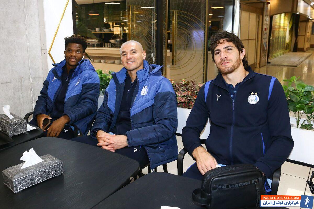 استقلال در انتظار پرواز