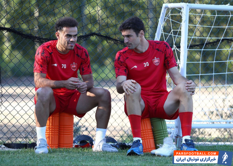 پرسپولیس؛ پوستر باشگاه پرسپولیس با حضور اورونوف و گولسیانی برای جدال با نساجی