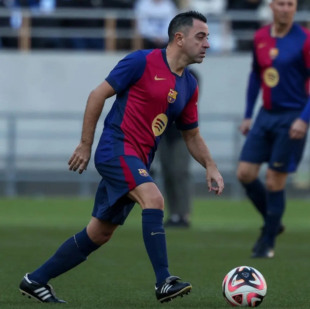 ژاوی و اینیستا هنوز هم جادو میکنند/ پیروزی در دقایق پایانی