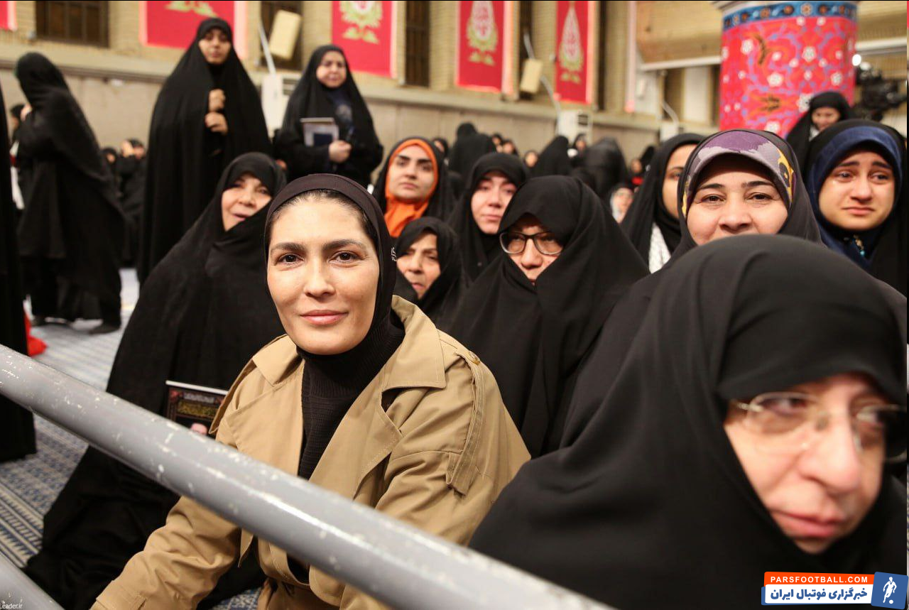 عکس| الهه منصوریان در دیدار با رهبر انقلاب