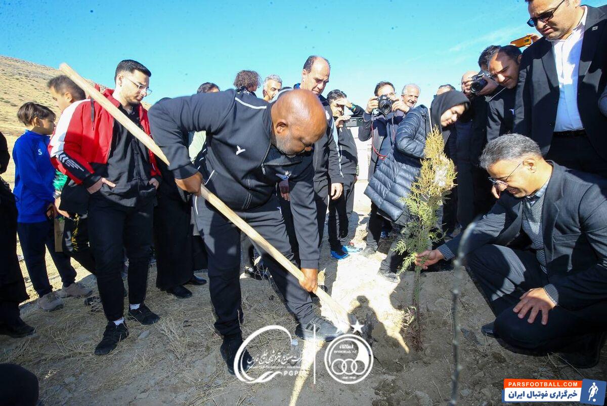 موسیمانه باغبان شد! + عکس