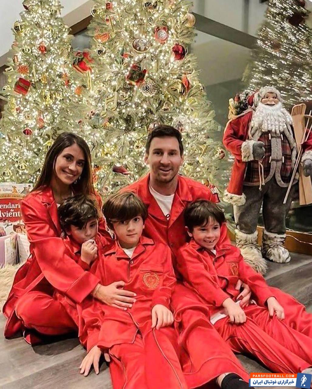 عکس | استایل بامزه خانواده مسی برای کریسمس