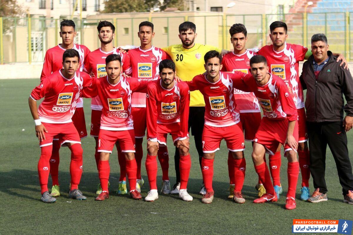 بازیکن پرسپولیس توی کار گاریدو نگذاشته بود/ به سرمربی خیبر بگویید درباره تیم خودش حرف بزند، نه پرسپولیس/ خیلی دوست دارم کریم با همین دست فرمان تا آخر فصل بماند