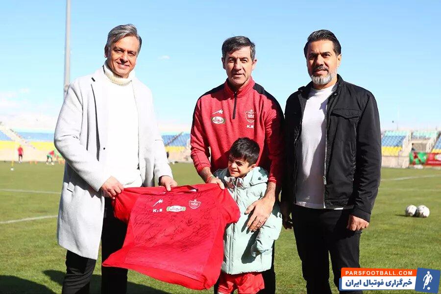 عکس | بازگشت عالیشاه با گارد مخصوص/اسطوره پرسپولیس مهمان تمرین سرخ‌ها شد