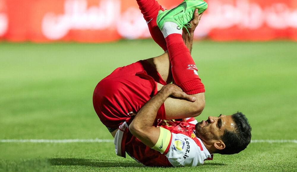 آسیب‌ دیدگی وحید امیری ستاره پرسپولیس و دوری او از میادین به مدت ۴ هفته