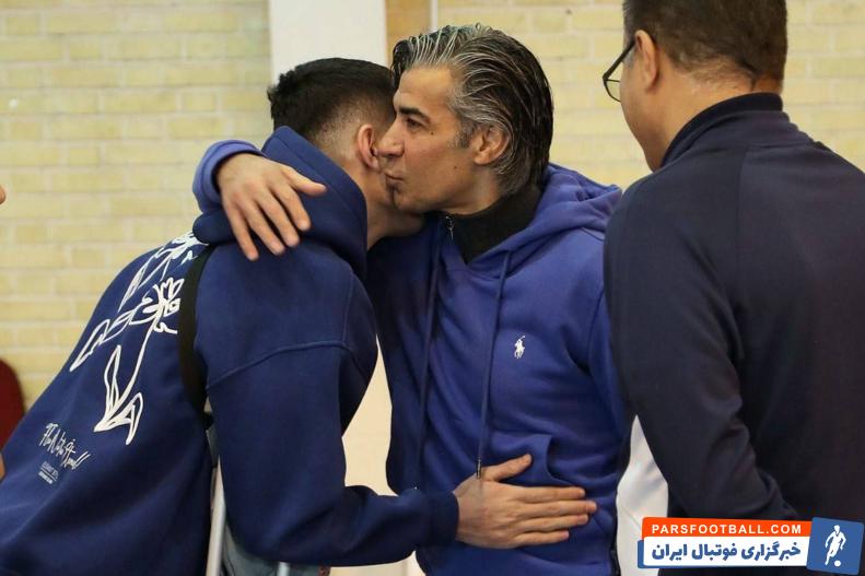 تیم ملی ؛ حضور بهروز عظیمی در اردوی تیم ملی فوتسال با پای شکسته و عصا به دست