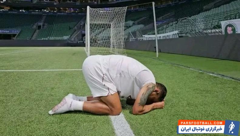 سیلوا ؛ تصاویری از طی تمام چمن ورزشگاه روی زانو از سوی تیاگو سیلوا، مدافع فلومیننزه