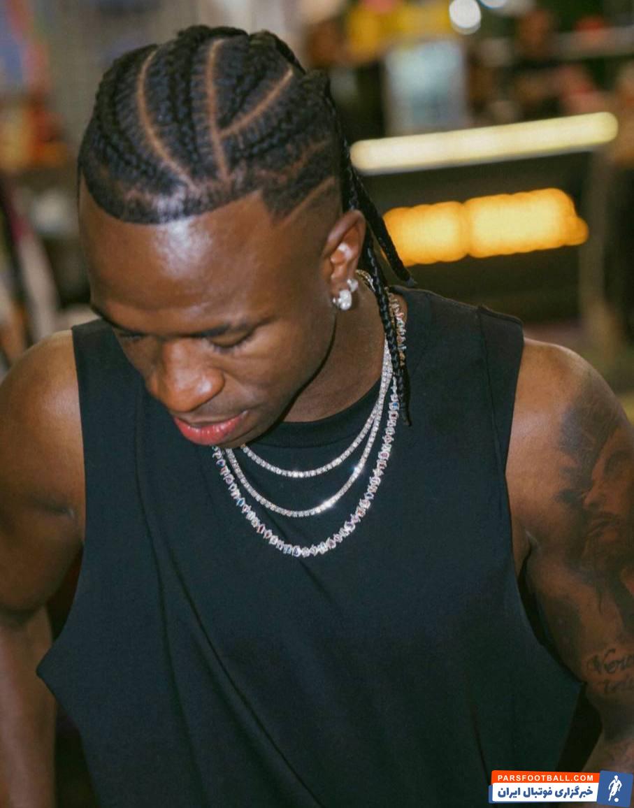 وینیسیوس جونیور با مدل موی بافت آفریقایی