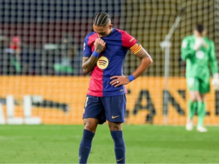 رافینیا کاپیتان بارسلونا : من تمام مسئولیت این شکست را به عهده می‌گیرم