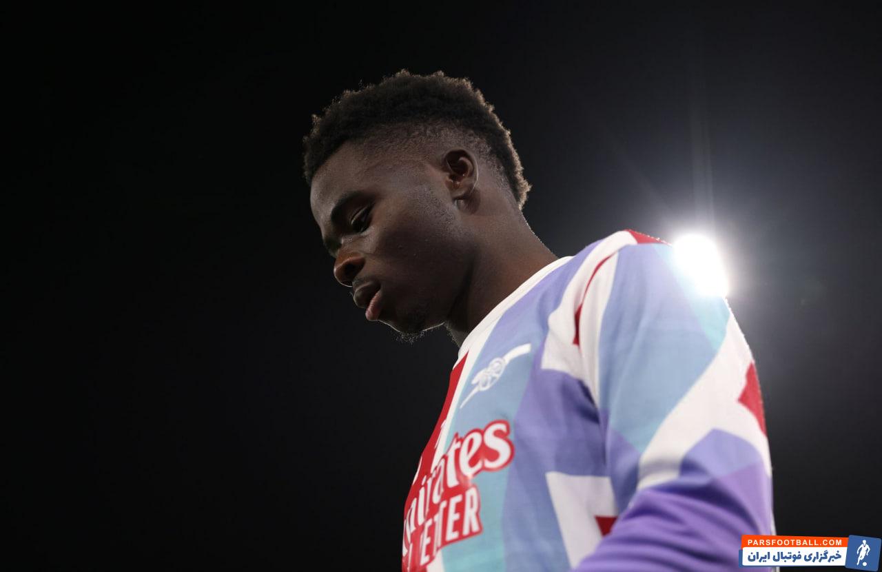 ساکا ؛ تصویری از ساکا ستاره آرسنال پس از عمل همسترینگ در بیمارستان