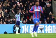 ساکا‌ ؛ تعویض ساکا تاره آرسنال در دیدار برابر پالاس به دلیل مصدومیت