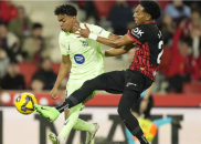 بارسلونا ؛درگیری موخیکای و مورلانس دو بازیکن مایورکا بعد پنالتی بارسلونا