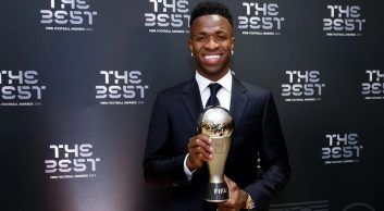 وینیسیوس جونیور با مدل موی بافت آفریقایی