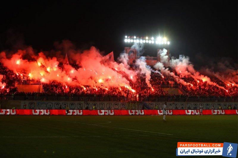 پرسپولیس ؛ اتش بازی هواداران ملوان در دیدار با پرسپولیس در ورزشگاه سیروس قایقران