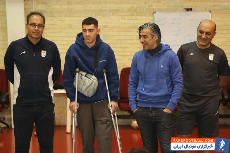 تیم ملی ؛ حضور بهروز عظیمی در اردوی تیم ملی فوتسال با پای شکسته و عصا به دست