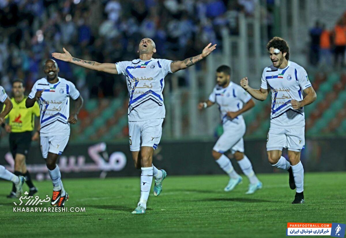 دوباره حق استقلال را پایمال کردند؛ جمعه و پنجشنبه چه فرقی داشت! / شکست دادن سپاهان غیرممکن نیست/ اگر اشتباهات فردی نکنیم بلندقدهای استقلال گل میزنند