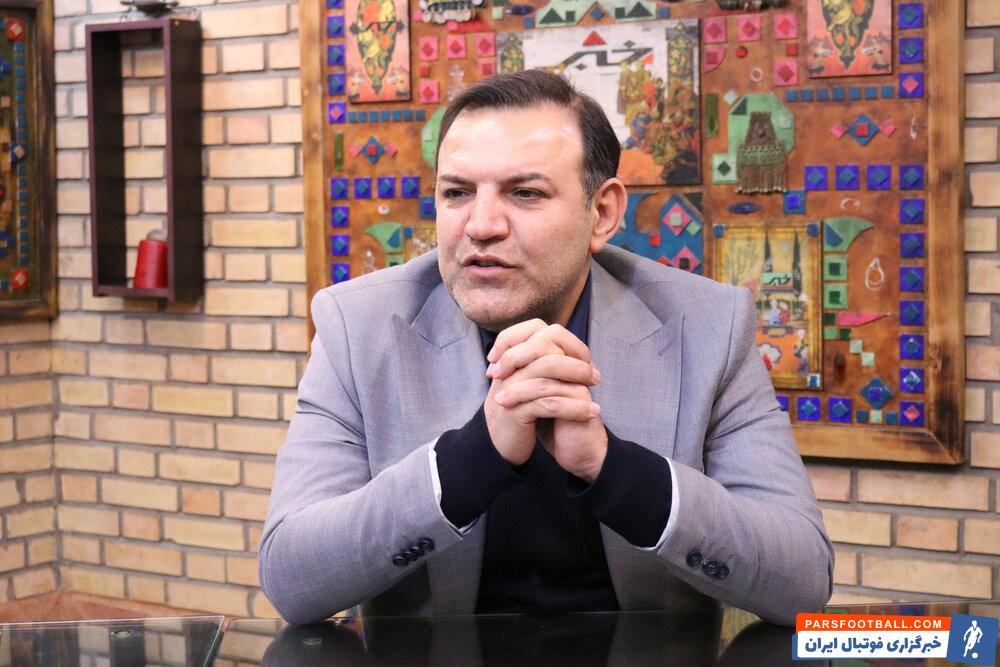 آقایان با کارهای‌شان علاقه مردم را از بین برده‌اند!/باید هم حال تاج خوب باشد چون کسی به او کاری ندارد!