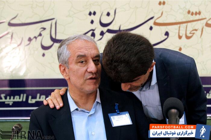 ثبت‌نام تاج و کفاشیان در انتخابات فدراسیون فوتبال در روز چشم گل‌محمدی به مهاجم استقلال