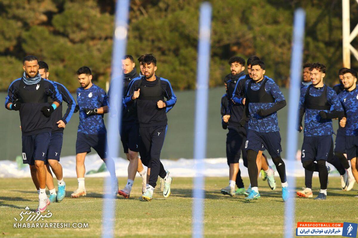 استقلال با شکست پرسپولیس نصف تلخی‌ها را از بین می‌برد/ این همه تعطیلی تمرینات عجیب است/ از زکی‌پور انتظار بیشتری داریم