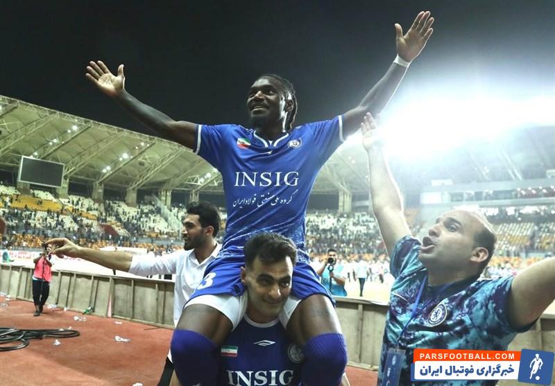 حسین حسین‌زاده , مهدی ترابی , تیم فوتبال سپاهان اصفهان , تیم فوتبال تراکتور تبریز , لیگ برتر فوتبال , 