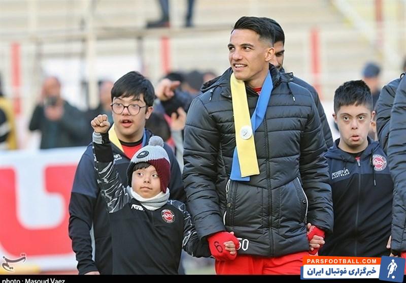 حسین حسین‌زاده , مهدی ترابی , تیم فوتبال سپاهان اصفهان , تیم فوتبال تراکتور تبریز , لیگ برتر فوتبال , 