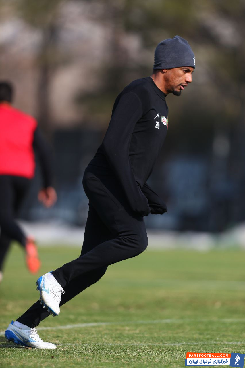 بازگشت ستاره‌های خارجی به تمرینات پرسپولیس