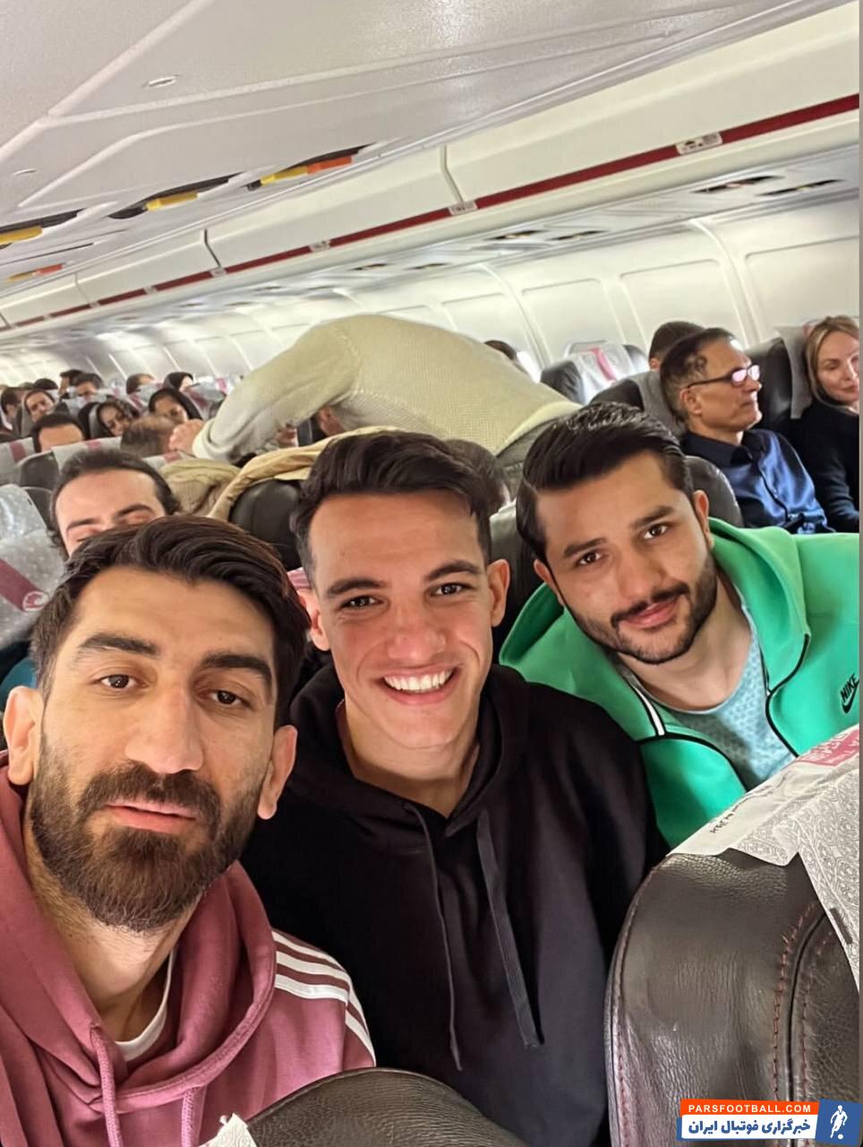عکس | سلفی بیرانوند با 2 استقلالی در راه تبریز