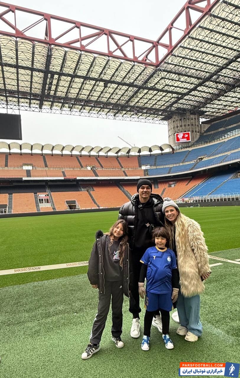 عکس| گشت و گذار یک استقلالی در ورزشگاه سن‌سیرو با خانواده
