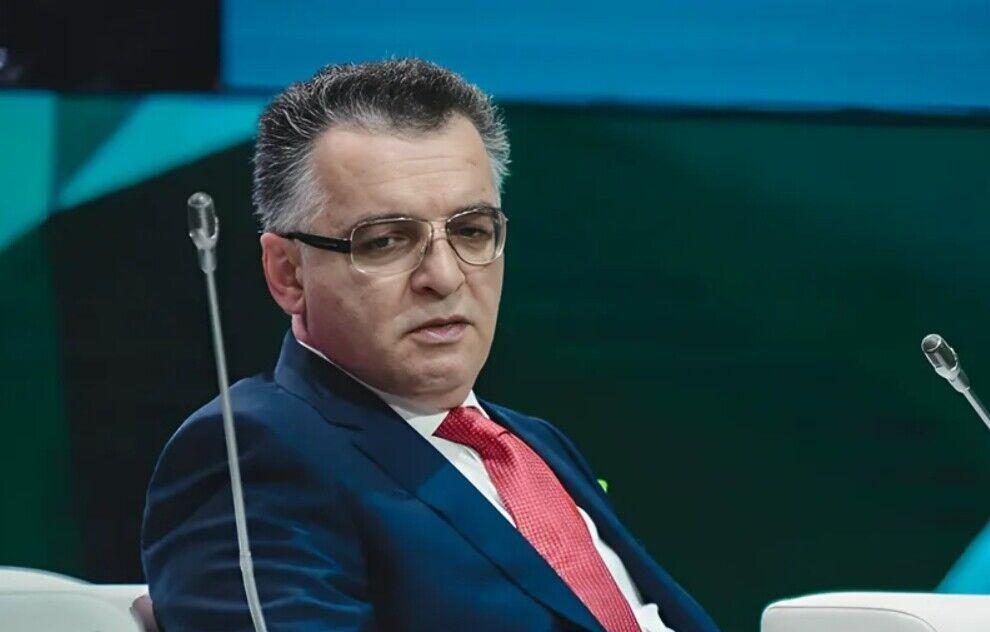 کنايه نیلسون کوریا جونیور دروازه‌بان پیشین پرسپولیس به زنوزی مالک باشگاه تراکتور