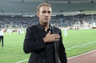 یحیی گل محمدی: فعلاً قصد جدایی از فولاد را ندارم و به همکاری با این تیم ادامه می‌دهم