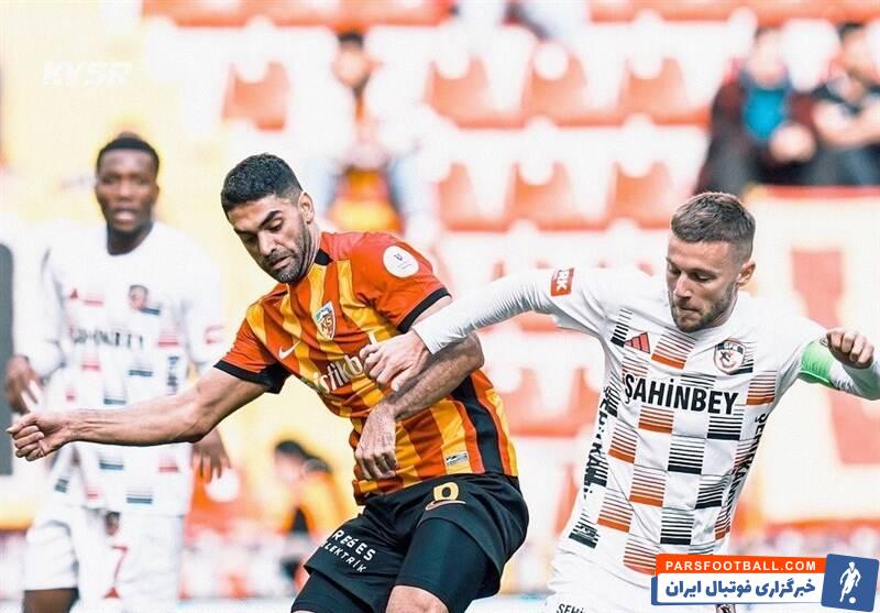 لژیونرهای فوتبال ایران , مهدی طارمی , سردار آزمون , مهدی قایدی , کریم انصاری‌فرد , علیرضا جهانبخش , محمد محبی , امید ابراهیمی , سید مجید حسینی , علی کریمی , شهریار مغانلو , سامان قدوس , سعید عزت‌اللهی , اللهیار صیادمنش , احسان حاج صفی , امیر عابدزاده , 