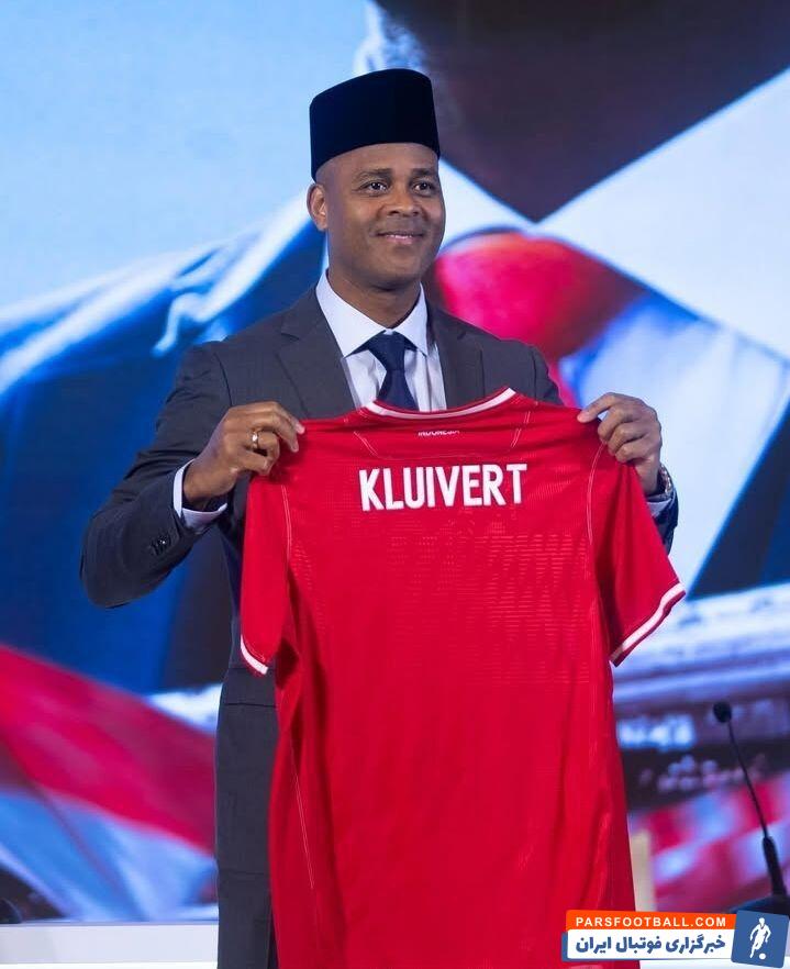 معارفه کلایورت به عنوان سرمربی اندونزی با کلاه مخصوص!